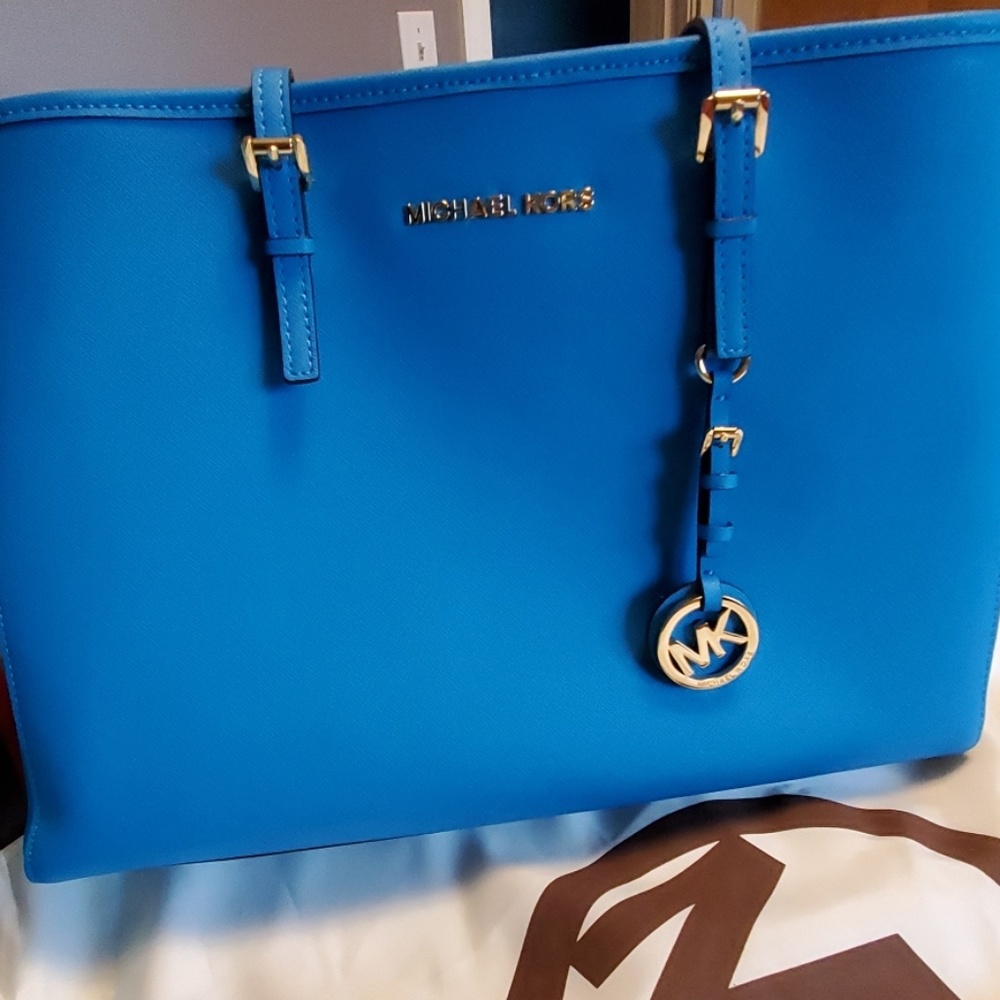 Michael Kors Medium Jet Set Tote in Summer Blue